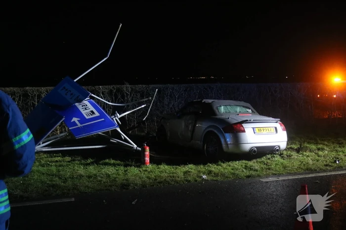 Flinke schade en gewonden na kop-staart aanrijding