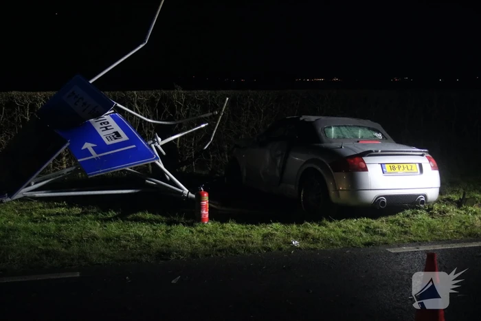 Flinke schade en gewonden na kop-staart aanrijding