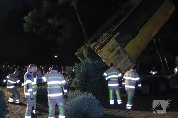 Jaarlijkse kerstboomverbranding druk bezocht