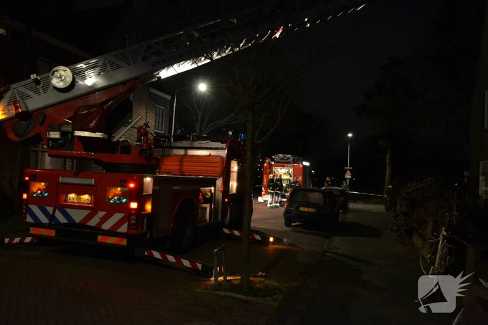 Brand in schoorsteen van woning