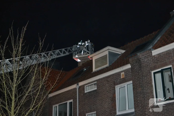 Brand in schoorsteen van woning