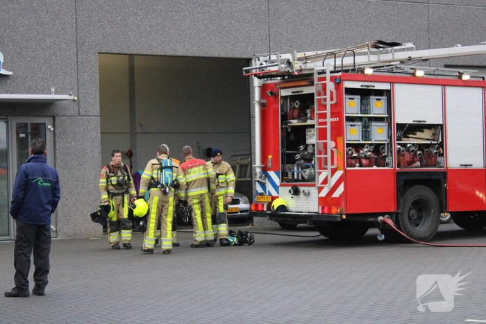 Brand op dak van carwash
