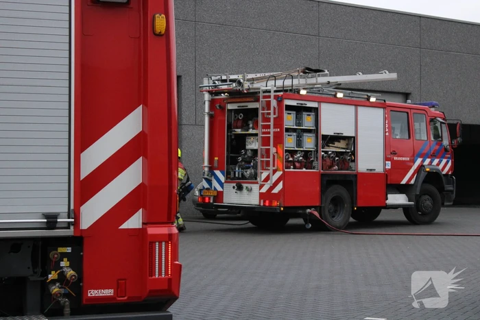 Brand op dak van carwash