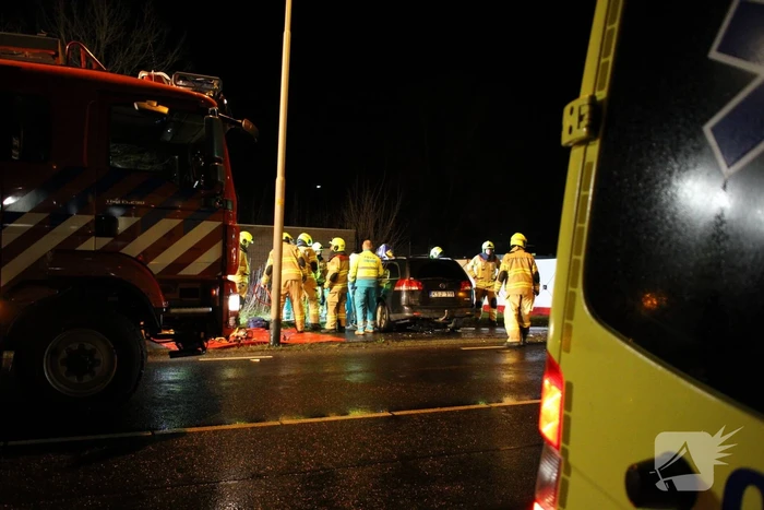 Man overleden na frontale aanrijding met vrachtwagen