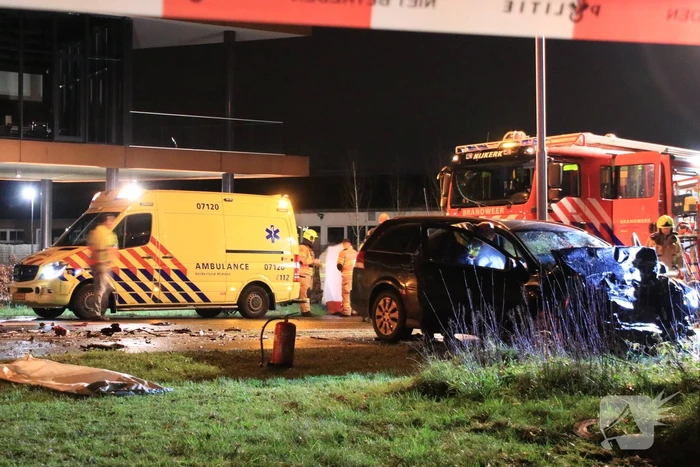 Man overleden na frontale aanrijding met vrachtwagen