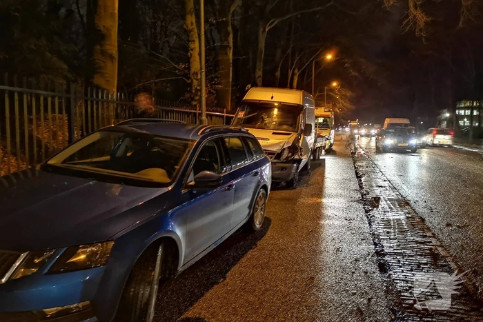 Vier autos betrokken bij kop-staartaanrijding