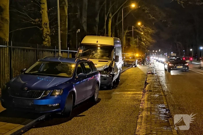 Vier autos betrokken bij kop-staartaanrijding