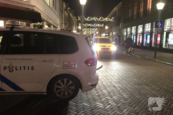Scooterrijder komt in botsing met voetgangers