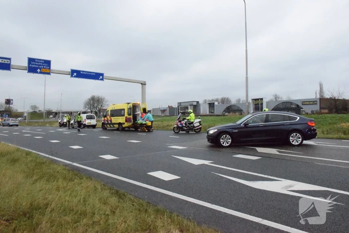 Bestuurder bestelbus gewond na ongeval