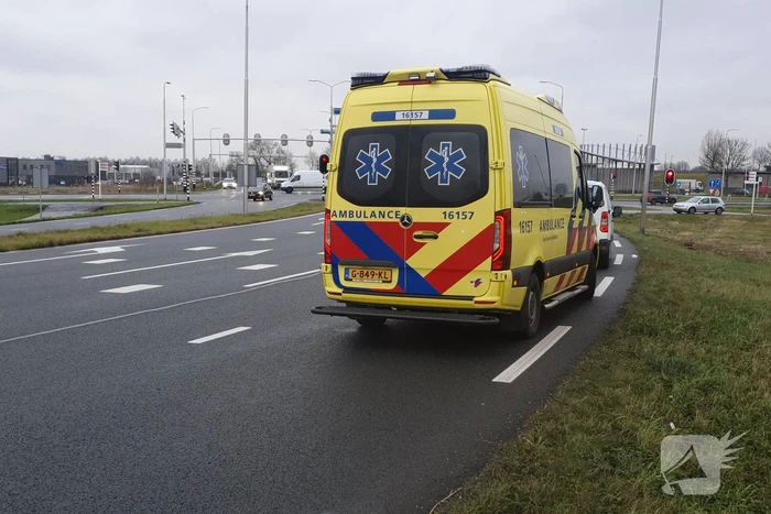 Bestuurder bestelbus gewond na ongeval