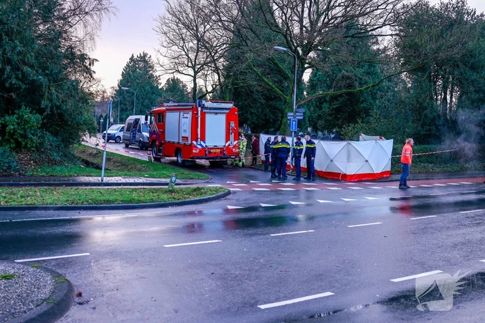Dode aangetroffen voor begraafplaats
