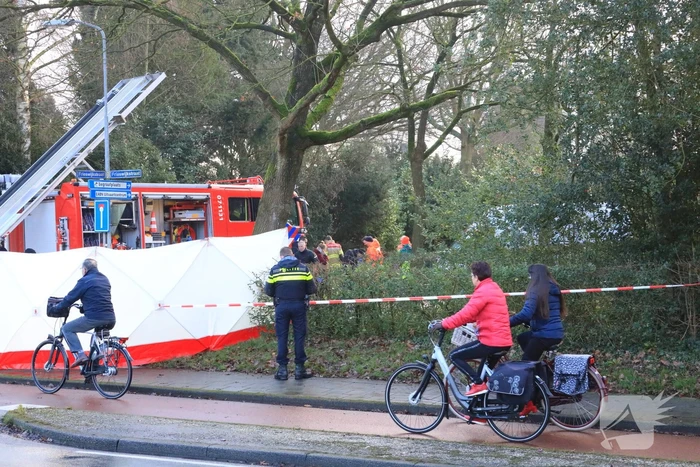 Dode aangetroffen voor begraafplaats