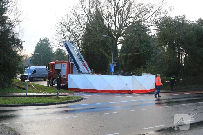 Dode aangetroffen voor begraafplaats