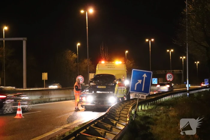 Opnieuw auto uit de bocht