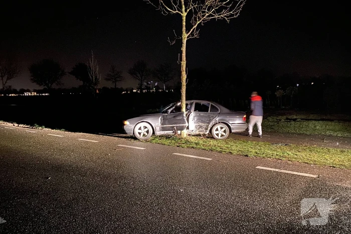 Auto flink beschadigd na eenzijdige aanrijding