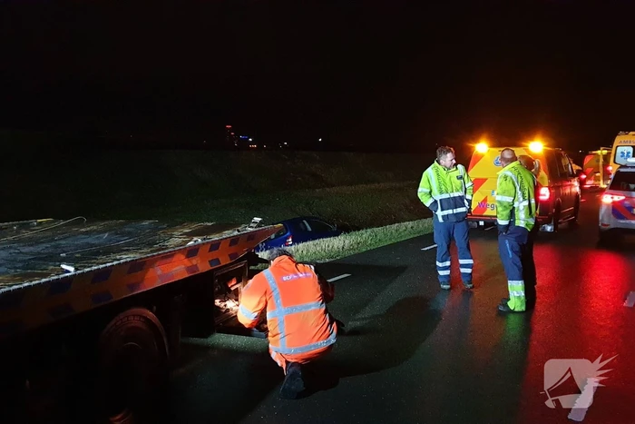 Personenauto belandt in de sloot