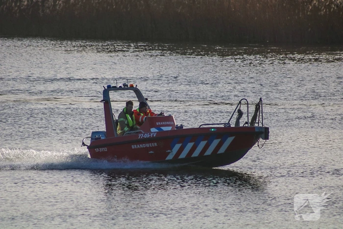 Zoekactie na mogelijk persoon te water bij waterzuivering