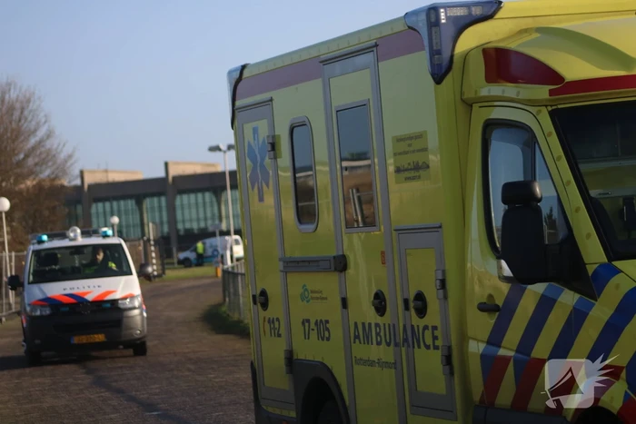 Zoekactie na mogelijk persoon te water bij waterzuivering