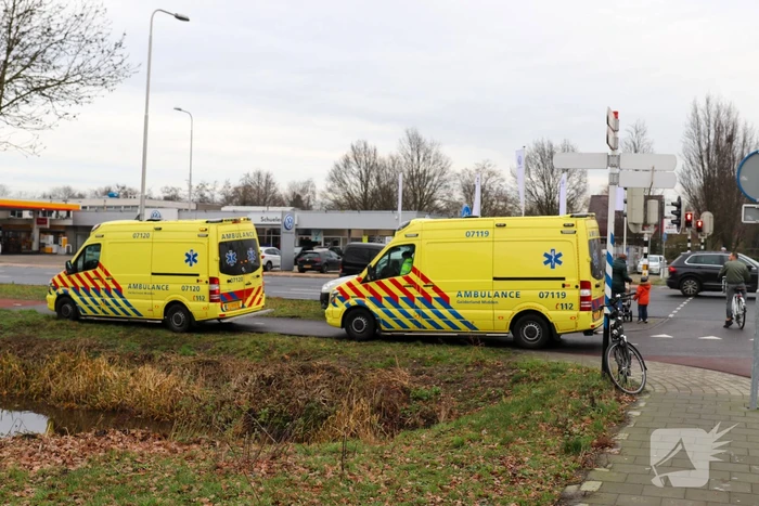 Oudere man valt van e-bike en raakt gewond