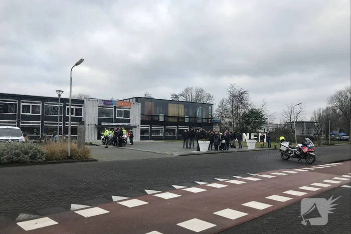 Bedrijfspand van Vriesco ontruimt na mogelijk brand