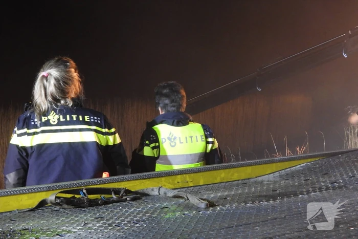 Personenauto belandt in sloot