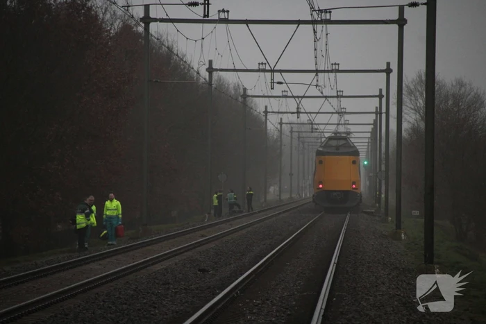 Geen treinverkeer na aanrijding met trein