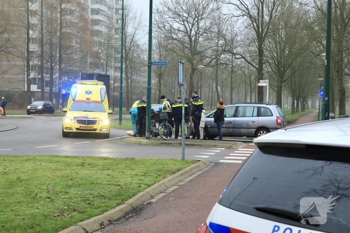 Overstekende fietsster aangereden