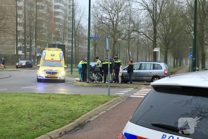 Overstekende fietsster aangereden