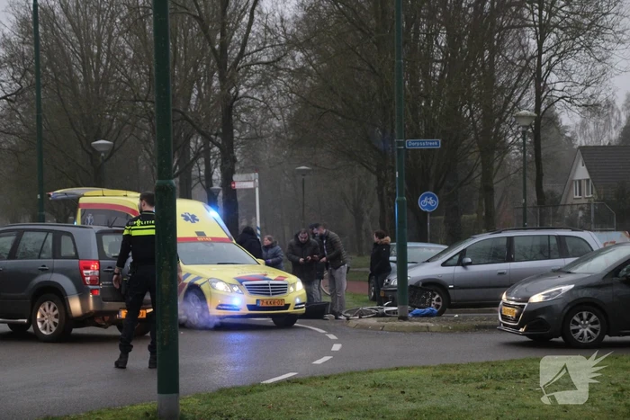 Overstekende fietsster aangereden