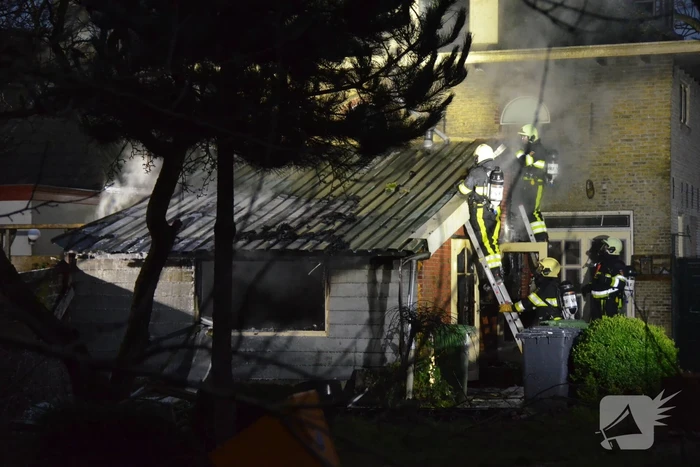 Veel schade na uitslaande woningbrand