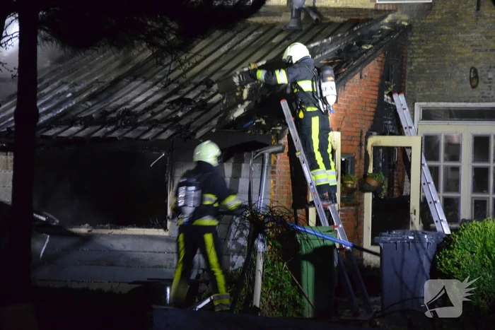 Veel schade na uitslaande woningbrand
