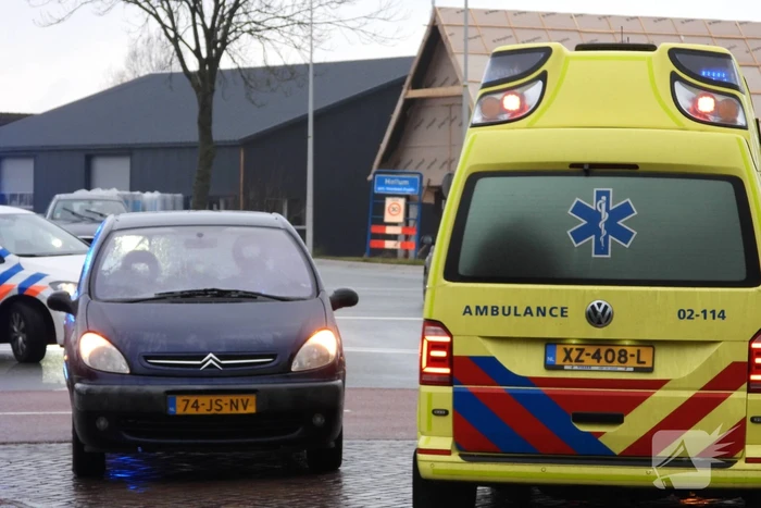 E-bikester gewond na botsing met auto