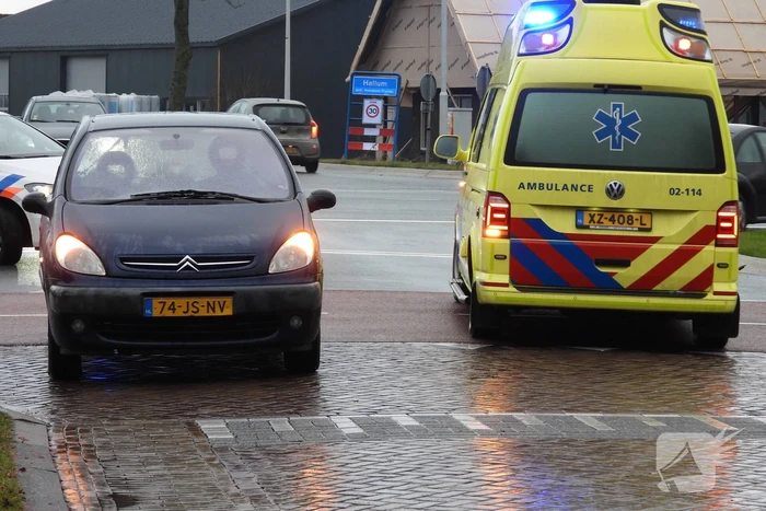 E-bikester gewond na botsing met auto