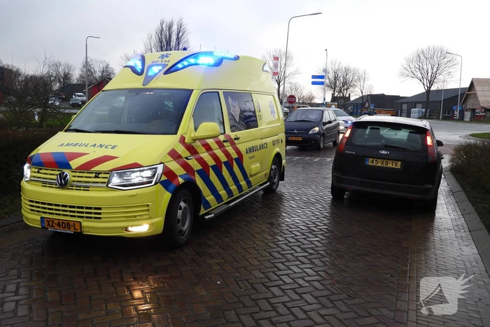 E-bikester gewond na botsing met auto