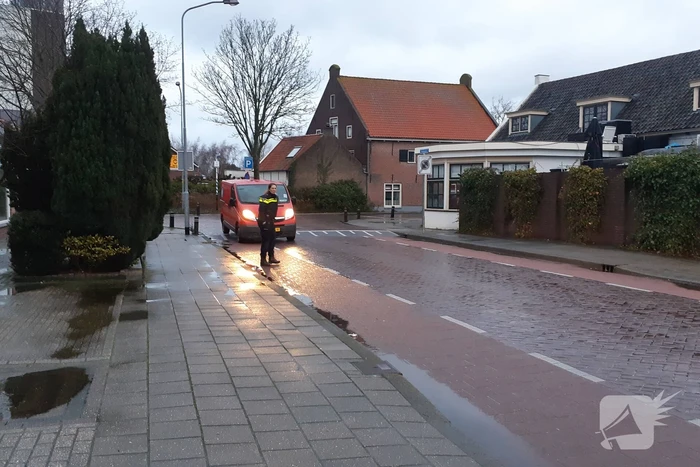 Flinke verkeershinder door brand in busje