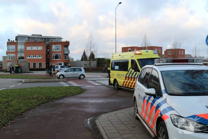Fietser aangereden op rotonde