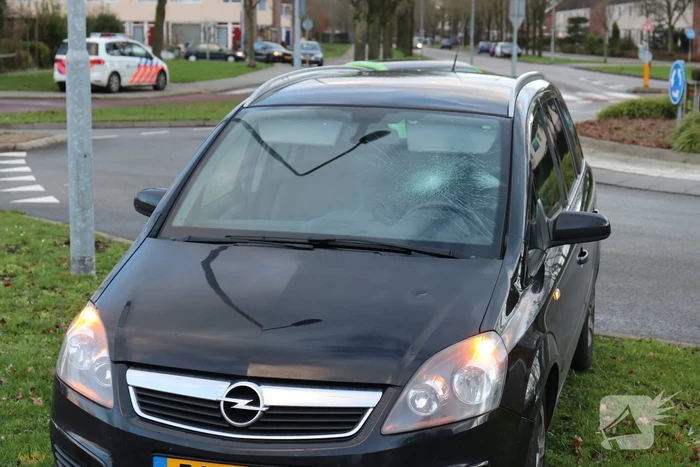 Fietser aangereden op rotonde