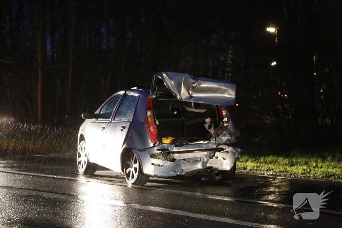Gewonde na kop-staart aanrijding met 3 auto's