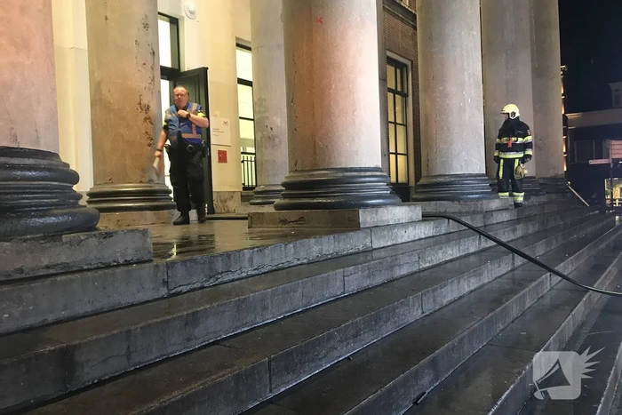 Brandweer oefent in rechtbank