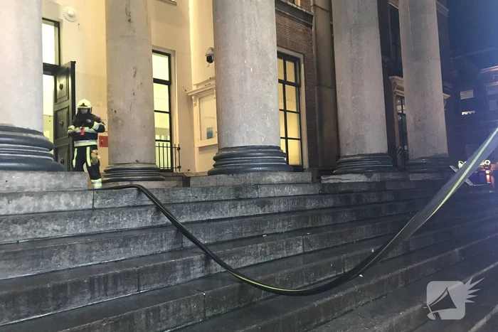 Brandweer oefent in rechtbank