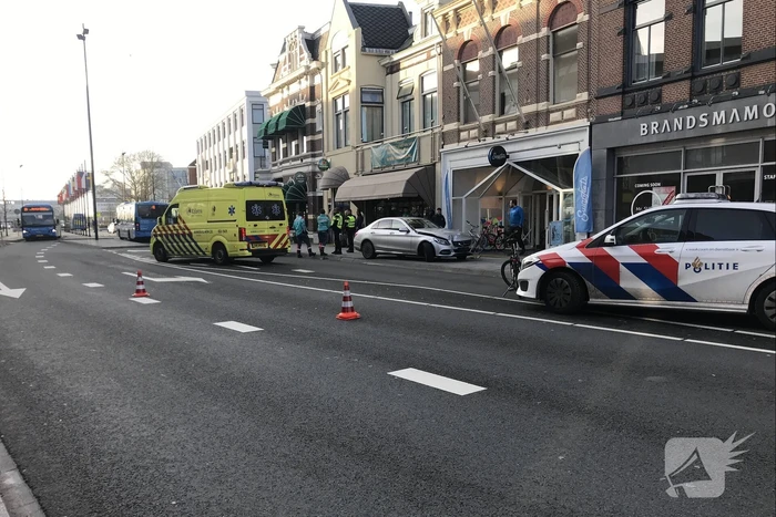 Veel schade bij aanrijding tussen twee auto's