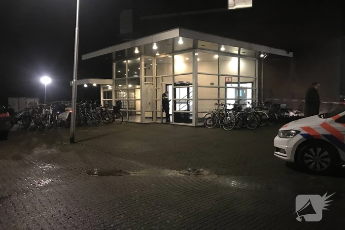 Inbreker overleden na val van flat