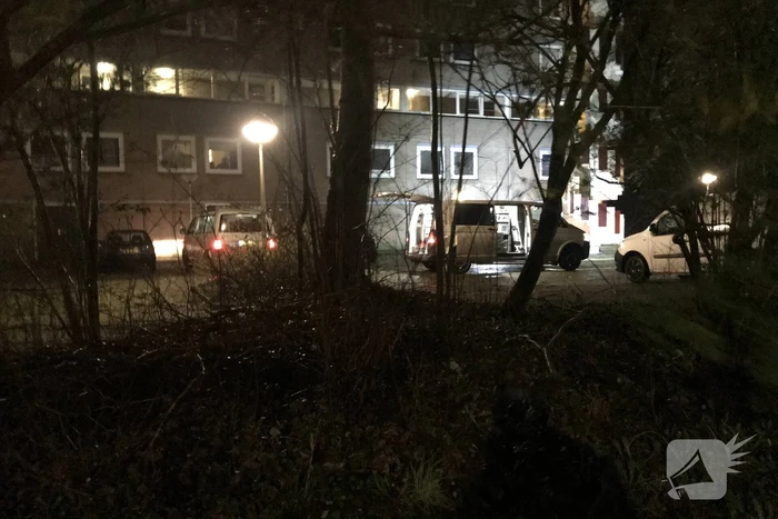 Inbreker overleden na val van flat