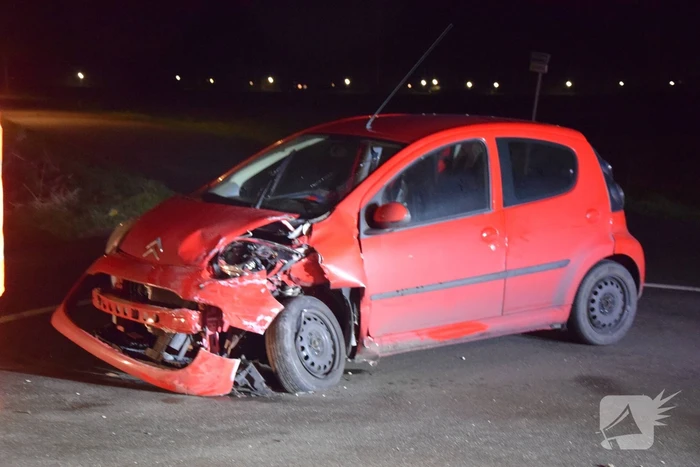 Flinke schade en gewonde na frontale botsing