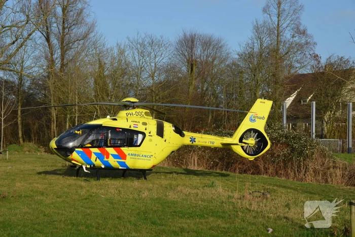 Persoon zwaargewond na val op ijs