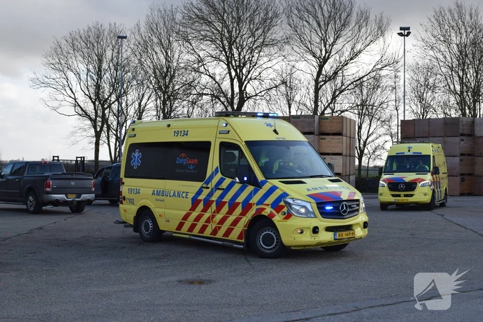 Persoon zwaargewond na ongeval in loods