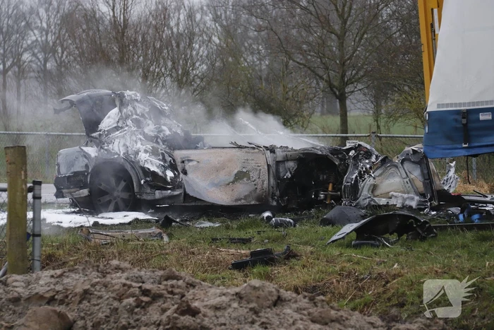 Dode gevonden in uitgebrande auto