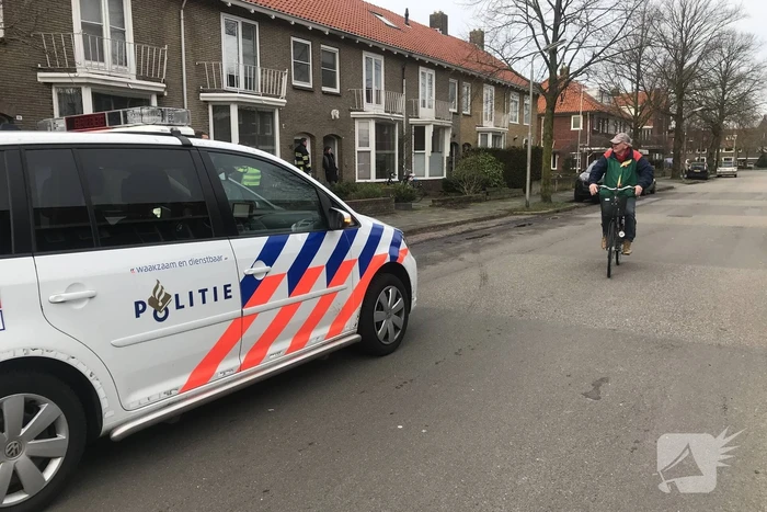 Brandweer verricht metingen na ruiken gaslucht