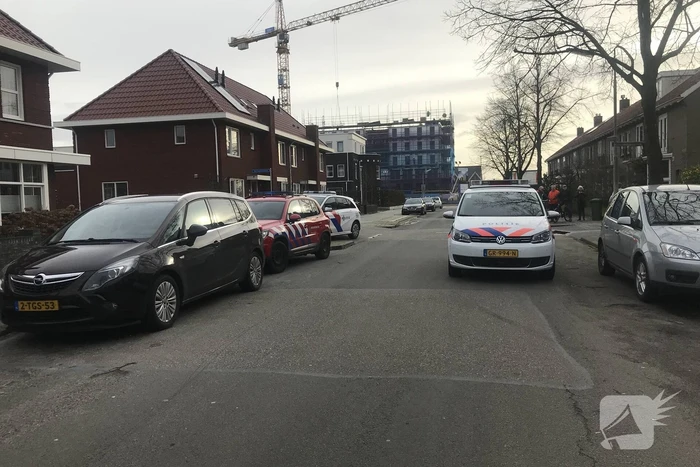 Brandweer verricht metingen na ruiken gaslucht