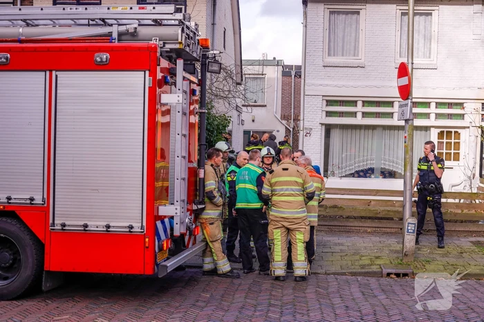 Arrestatieteam haalt man uit woning